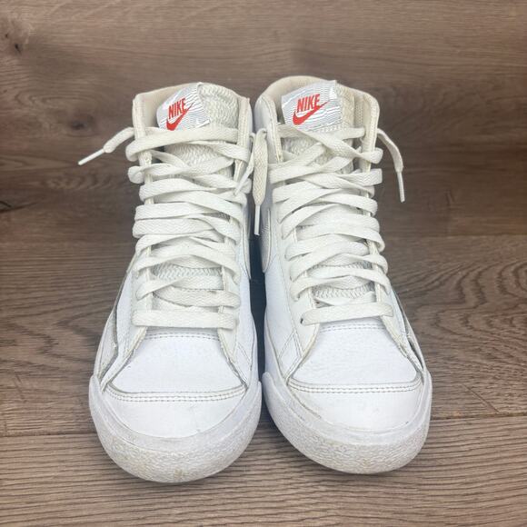 Nike Blazer Mid 77 Sneakers Kid's 5.5Y White Logo Print GS DJ4624-100 - Picture 3 of 14